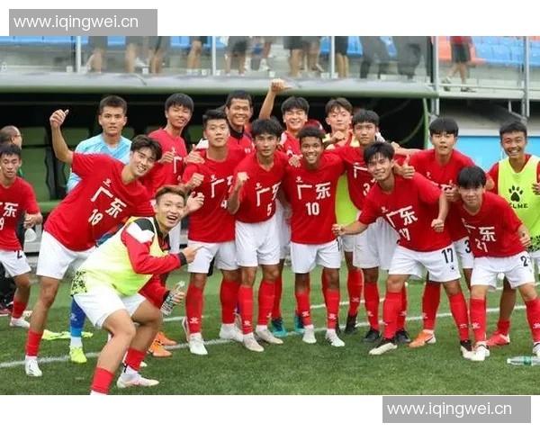 恒大足校三人谈徐彬：是年轻球员的榜样，要向他学习